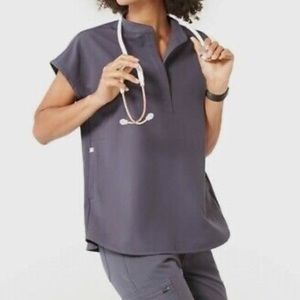 Figs Rafaela top in Charcoal